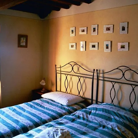 La Veduta Sleeps 8 With Garden