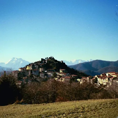 La Veduta Sleeps 8 With Garden Bagni di Lucca