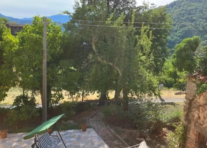 La Veduta Sleeps 8 With Garden *