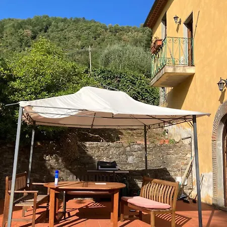 La Veduta Sleeps 8 With Garden *