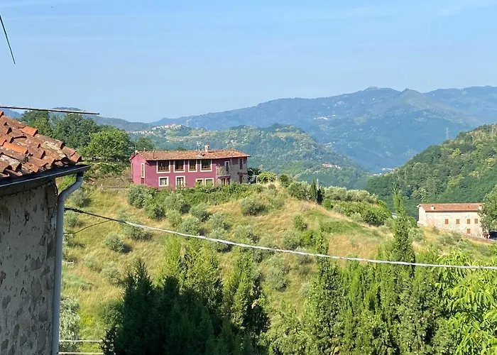 La Veduta Sleeps 8 With Garden * Bagni di Lucca