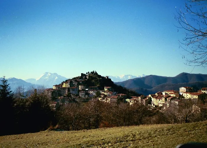 La Veduta Sleeps 8 With Garden Bagni di Lucca
