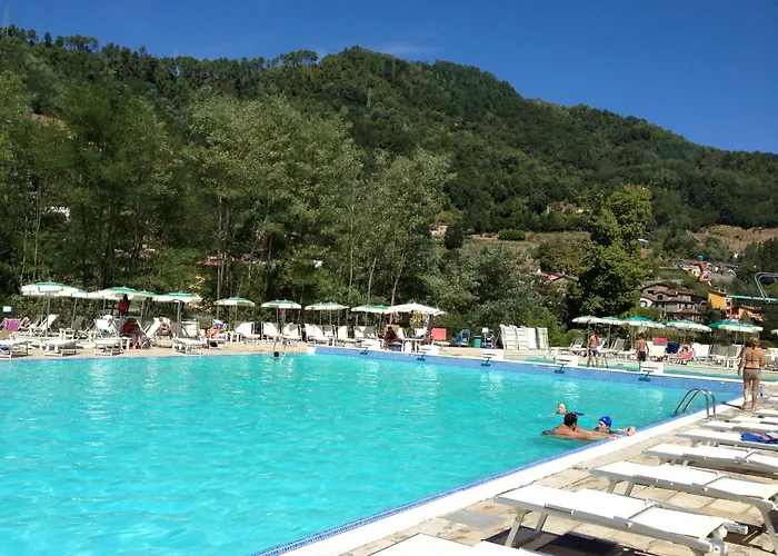 La Veduta Sleeps 8 With Garden Vakantiehuis